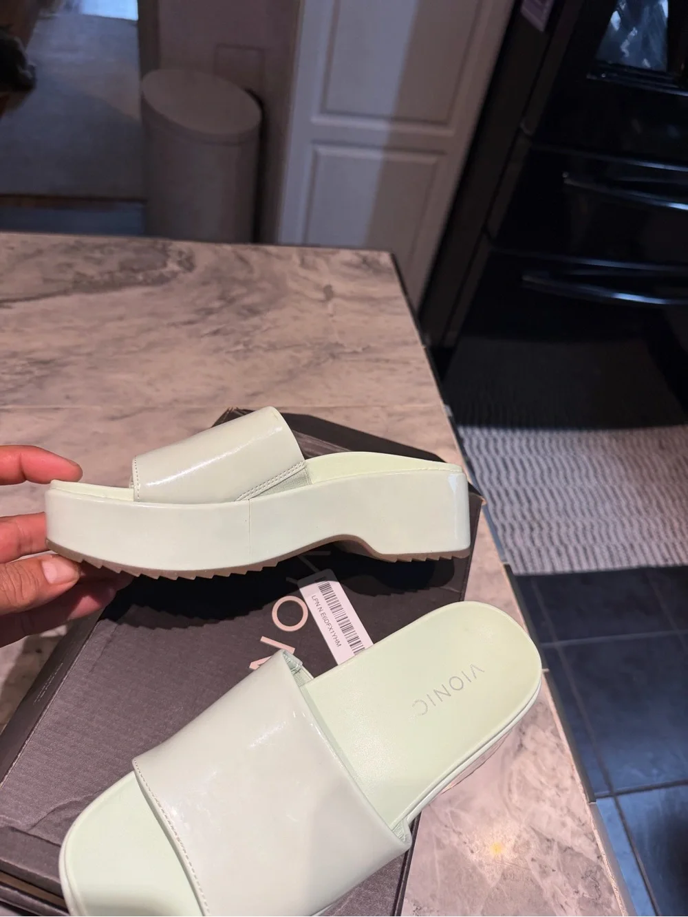 Vionic Mint Green Platform Slide Sandals 6 medium